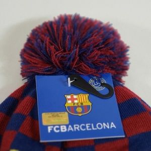 FC Barcelona Accessories - FC Barcelona Men's Pom Beanie FC Barcelona Accessories - FC Barcelona Men's Pom Beanie